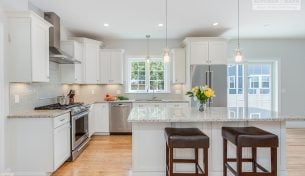 Echelon Linen Kitchen With Custom Features - Wilmington, MA