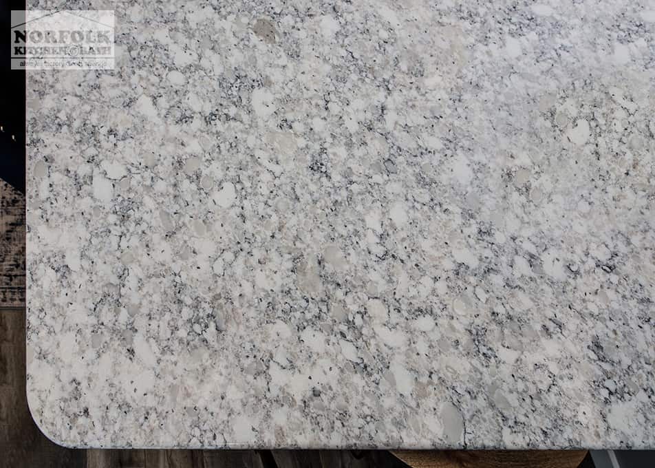 close up of a Viatera Everest quartz kitchen countertop